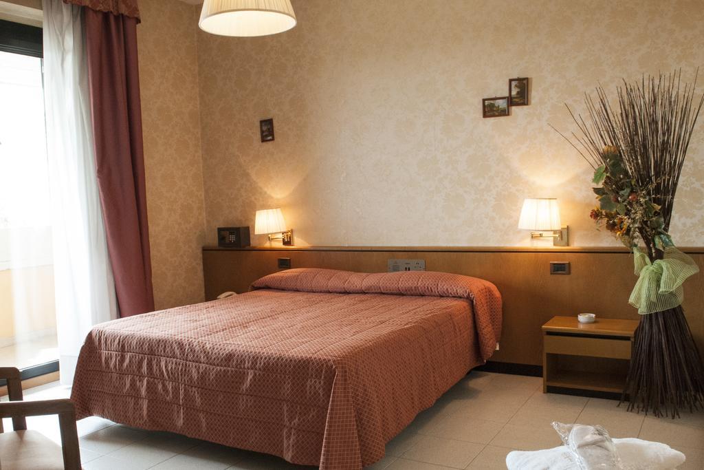 Hotel Le Gronde Cava Manara Pokój zdjęcie