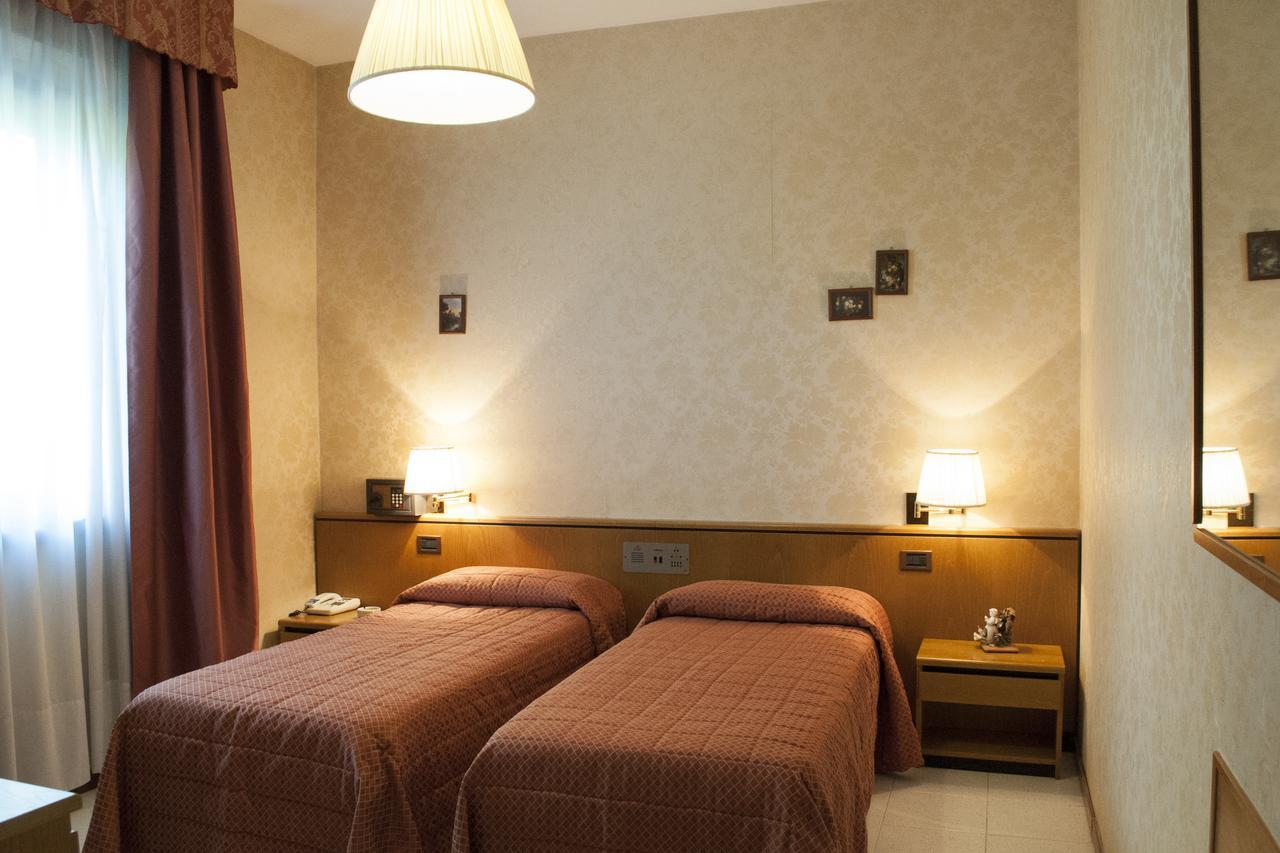 Hotel Le Gronde Cava Manara Zewnętrze zdjęcie